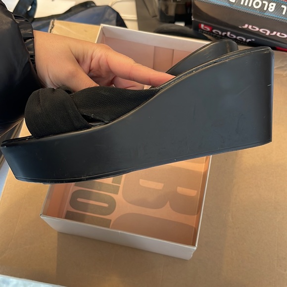 BCBG WEDGES - Picture 3 of 7